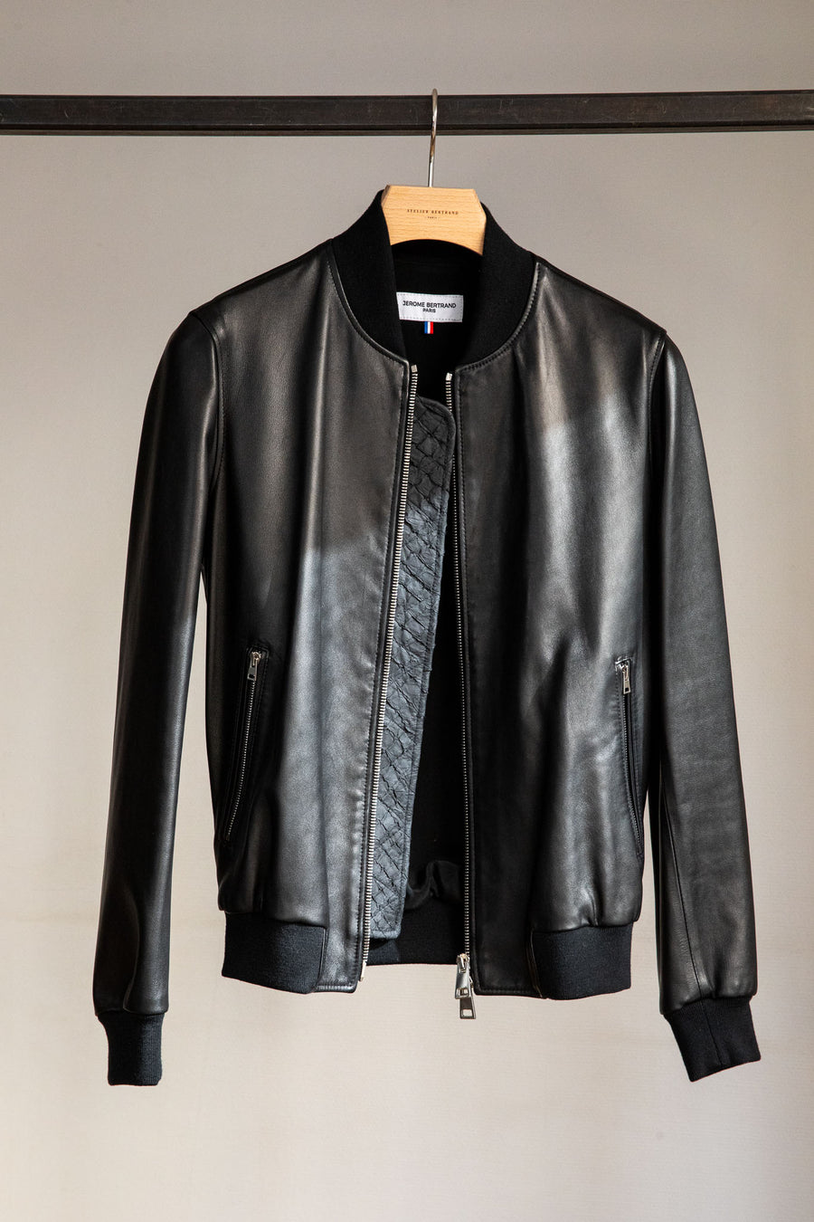 Bomber fit — Dipped lamb & black pirarucu — Size 48