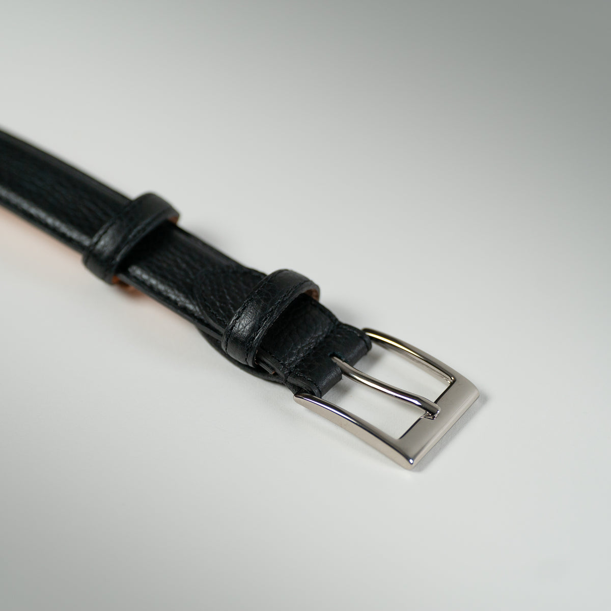 Black grained calfskin belt
