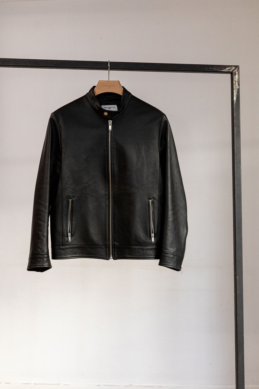 Minimalist — Black dipped lambskin — Size 52